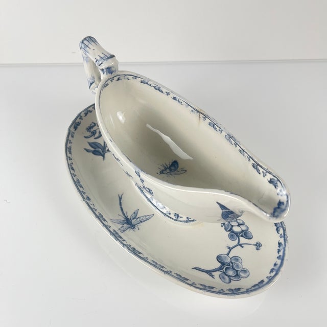 Ceramic Carmen Gravy Boat in Blue Earthenware from Sarreguemines, 1875-1900 For Sale - Image 7 of 13