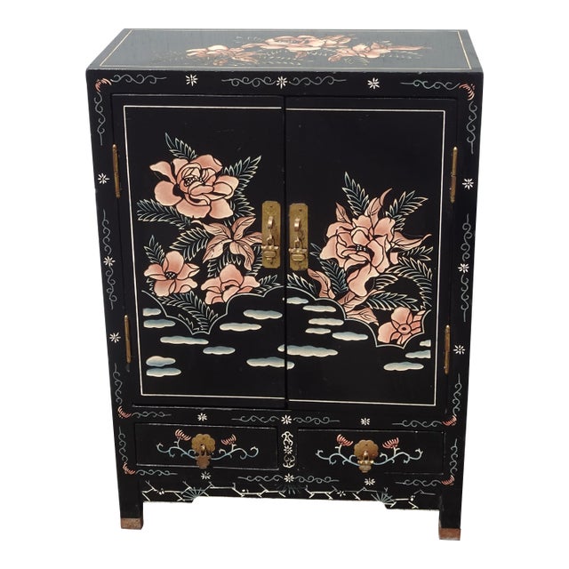 Vintage Chinese Asian Black Lacquer Chinoiserie Cabinet Side Table For Sale