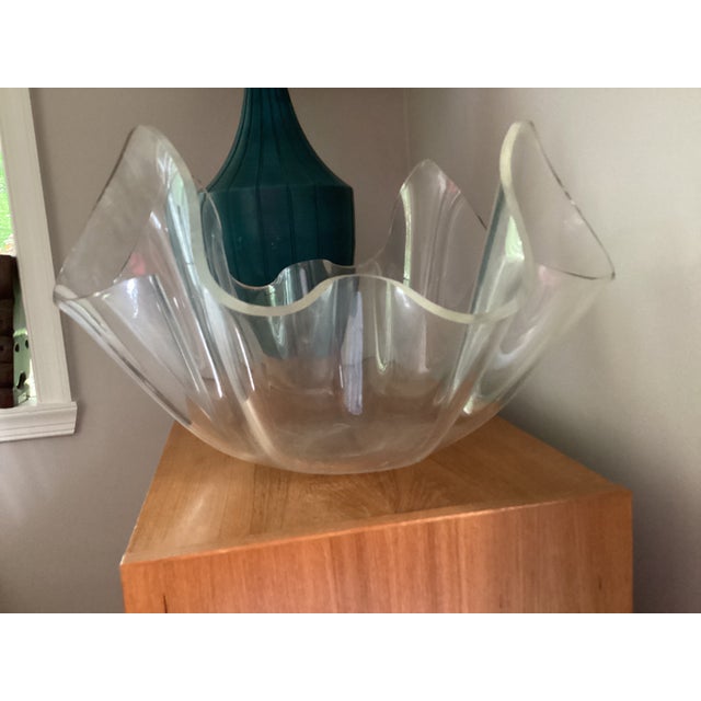 Transparent 1970s Modern Acrylic Handkerchief Edge or Wavy Shape Bowl For Sale - Image 8 of 13