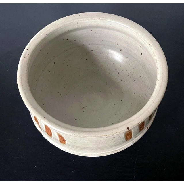 Large Ceramic Stoneware Bowl in Shino Style by Warren Mackenzie For Sale - Image 9 of 12