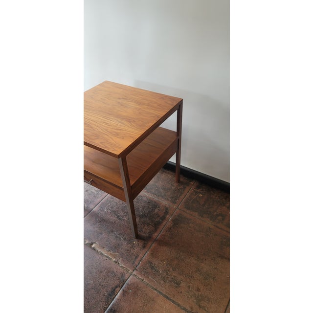 1950s Mid Century Walnut Paul McCobb Calvin "Linear Group" Nightstand or End Table With Drawer For Sale - Image 5 of 9