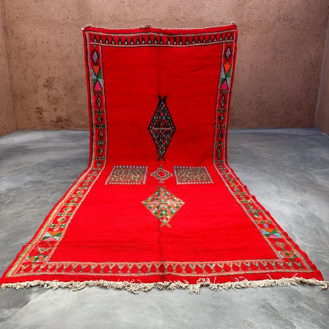 Everyone strives to achieve the perfect home decoration that can be flaunted to relatives and in the same time, be a...