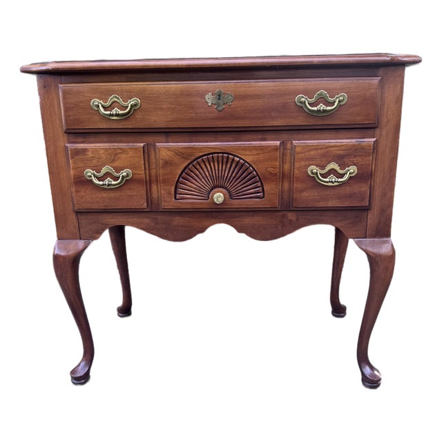 Late 20th Century Thomasville Queen Anne Cherry Lowboy With Carved Fan Drawer For Sale