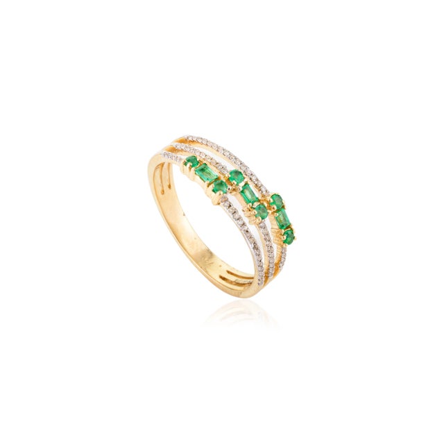 Art Deco 18k Gold Art Deco Emerald Diamond Cluster Wedding Band Ring Size 8 For Sale - Image 3 of 12