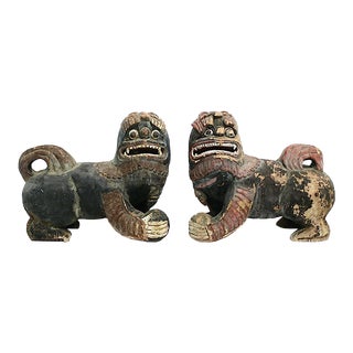 Antique Chinese Carved Wood Opposing Foo Dogs or Guardian Lions, 19th. Century - Qing Dynasty For Sale