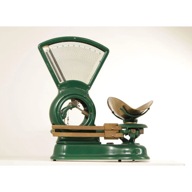 High Quality American Made Enameled Steel Thirty-Pound Scale, Model No. 85