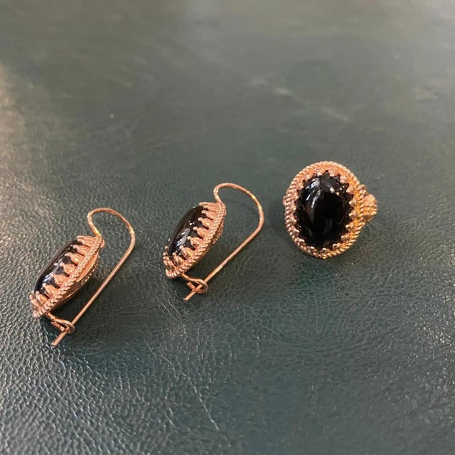 1990s Bronze and Green Agate Italian Rings and Earrings by Anomis For Sale - Image 6 of 7