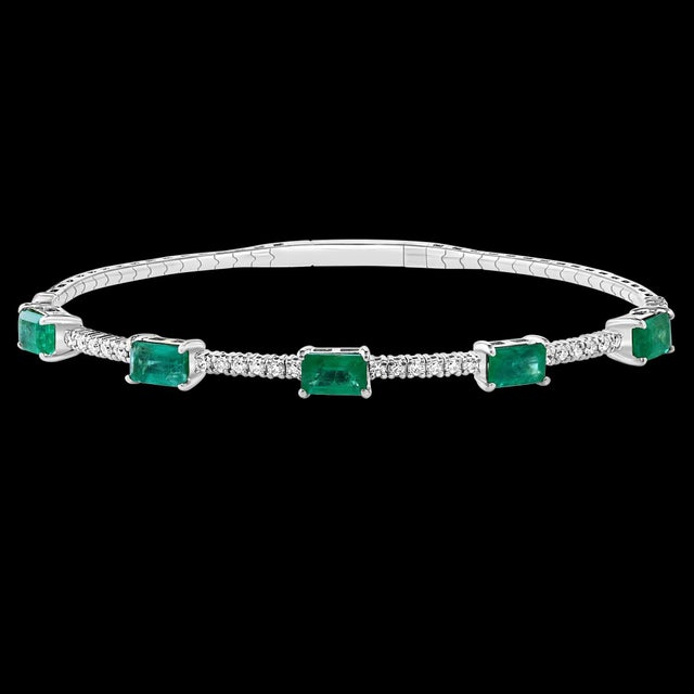 3 Carat Natural Brazilian Emerald & Diamond Bangle Bracelet 14 Karat White Gold For Sale - Image 14 of 18