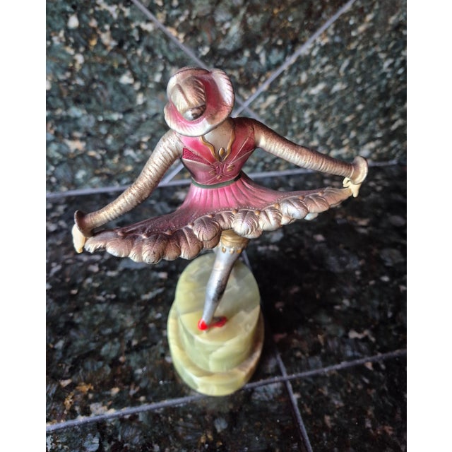 Art Deco Cold-Painted Spelter Dancer Statue on Genuine Green Onyx Base, Circa 1920s (Jg) For Sale - Image 4 of 8