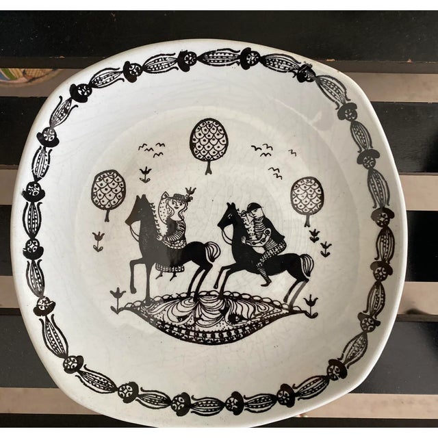 Cute pair of Kari Stavangerflint plates from Norway. Each measures 8” in diameter.