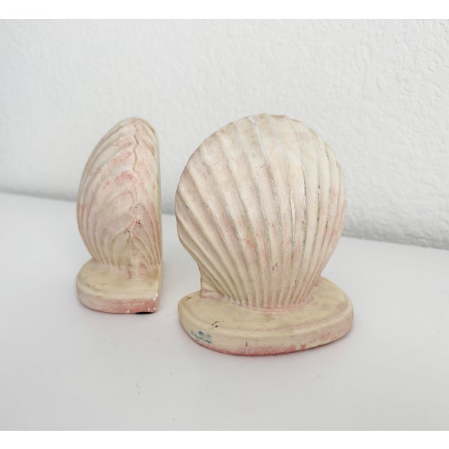 Late 20th Century Plaster Seashell Bookends- A Pair For Sale In Sacramento - Image 6 of 6