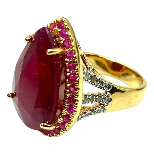 Bochic "Capri" Vintage Natural Ruby & Diamonds Ring Set in 18K Gold & Silver For Sale