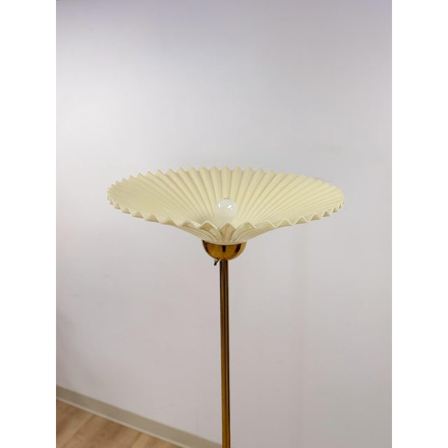 Mid-Century Modern Vintage Brass Torchiere Floor Lamp Mid-Century Modern Hollywood Regency Style For Sale - Image 3 of 6