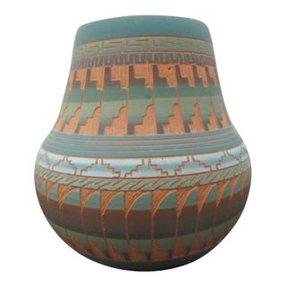 Navajo Native American Susie Charlie Signed Sgrafitto Pottery Vase For Sale