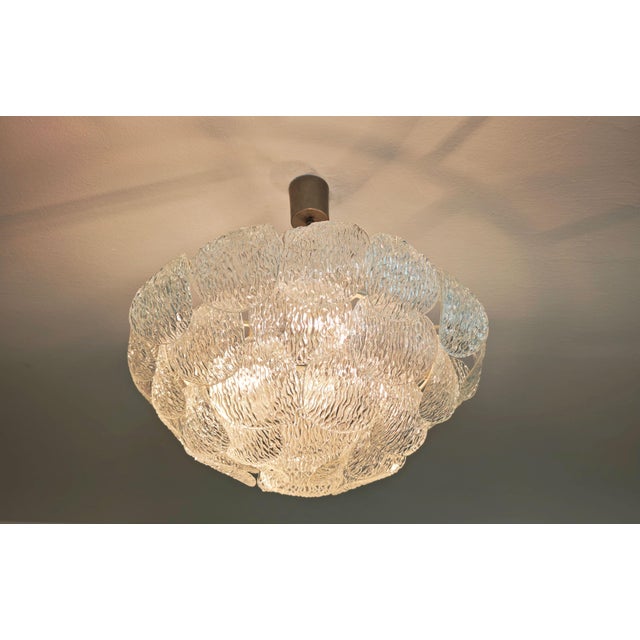 Splendid original Murano glass cascade chandelier from the 1960s/1970s, commonly attributed to Vistosi. The design is...