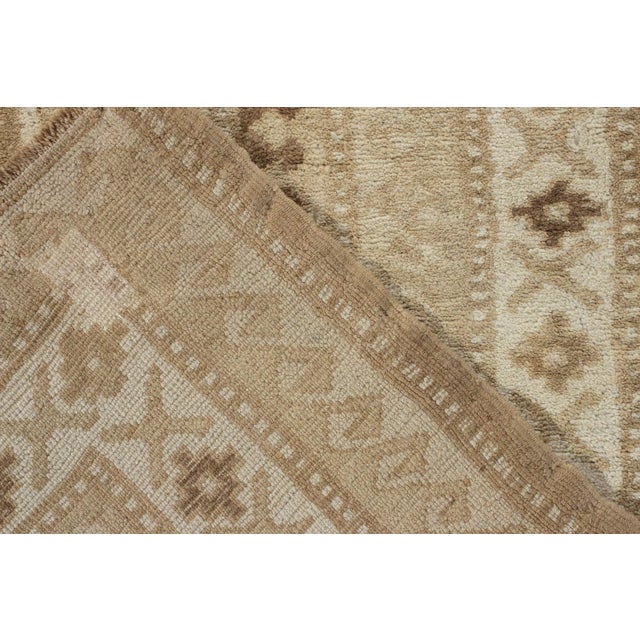 Hand-Knotted Vintage Turkish Kars Rug in a Beige-Brown, White Medallion Pattern For Sale In New York - Image 6 of 7