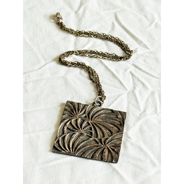1960s Vintage Coro Philodendron Relief Pendant Necklace For Sale - Image 5 of 12