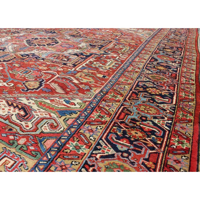 Early 20th Century Antique Heriz-Serapi Rug With Geometric Medallion in Rust Red Dark Blue Green For Sale In Atlanta - Image 6 of 9