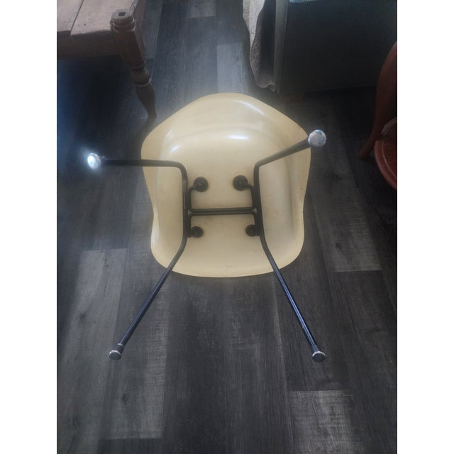 Boho Chic 1950s Attributed to Eames Shell Chair For Sale - Image 3 of 5