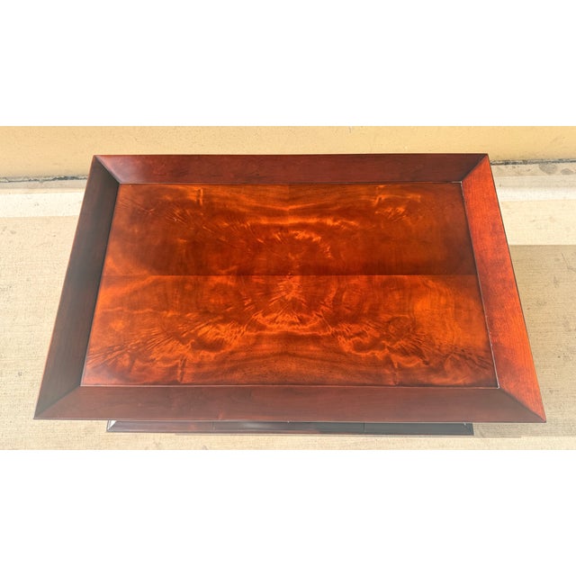 Late 20th Century Baker Furniture Mahogany Two-Tier Coffee Table With Flame Veneer Top & Fluted Columns For Sale - Image 12 of 15