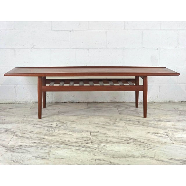 1960s 1960s Teak Surfboard Coffee Table Attributed to Grete Jalk for Glostrup Møbelfabrik For Sale - Image 5 of 7
