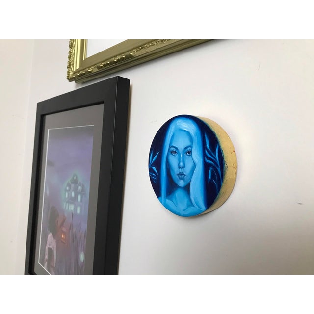 Contemporary Night Queen by Ariane` Kamps | Oils, gold leaf, wood tondo Portrait of a woman with blue tones. For Sale - Image 3 of 3