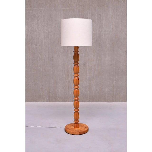 Swedish Modern Floor Lamp in Carved Pine, 1960s For Sale - Image 10 of 14