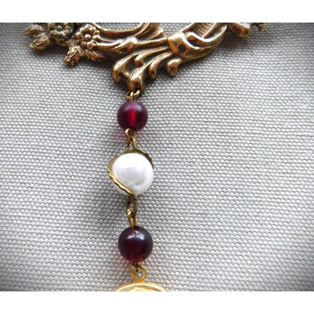 Vintage Classic English Gold Brooch Pin and Etched Oval Locket, Hanging Wine & Wired Pearl Chain For Sale - Image 4 of 13