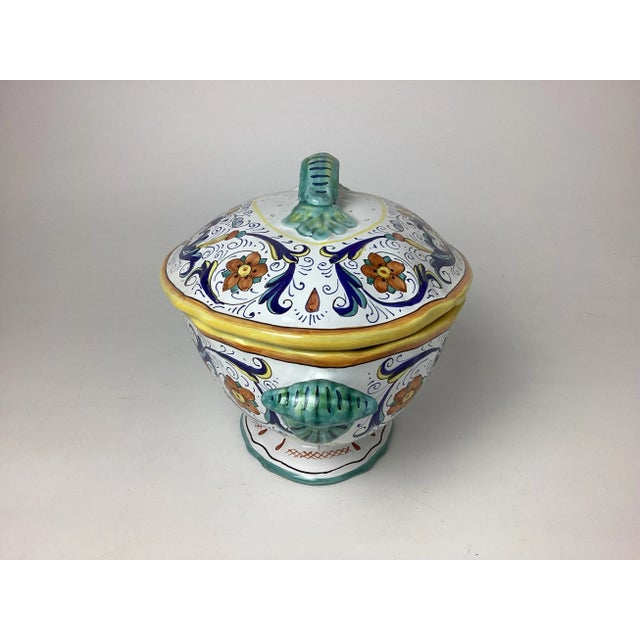 Vintage Italian Multi ColoredCeramic Covered Serving Dish With Under Plate Sherman Deruta For Sale In New York - Image 6 of 9