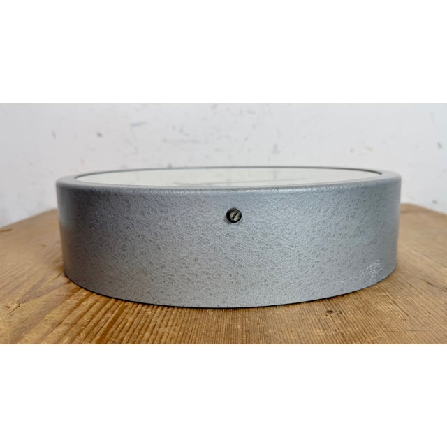 Industrial Grey Wall Clock from GW, East Germany, 1960s For Sale - Image 11 of 18
