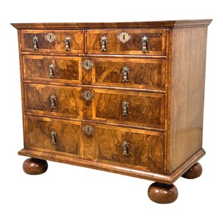 Antique Queen Anne Chest of Drawers in Walnut, 1705 For Sale