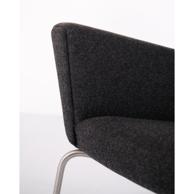Set of Model CH445 Wingchair and Ottoman in Grey Hallingdal by Hans J. Wegner for Carl Hansen & Søn, Set of 2 For Sale - Image 10 of 13