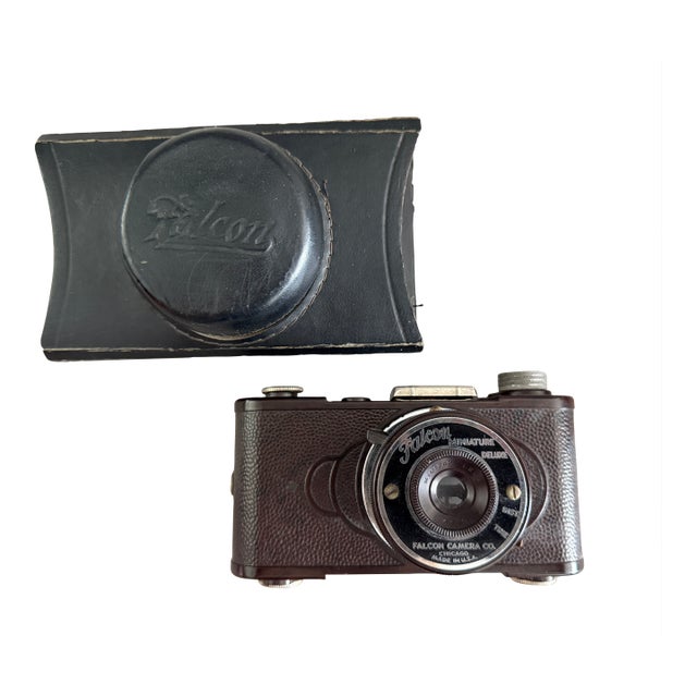 Vintage Falcon 1947 Brown Bakelite Miniature Camera Chicago For Sale