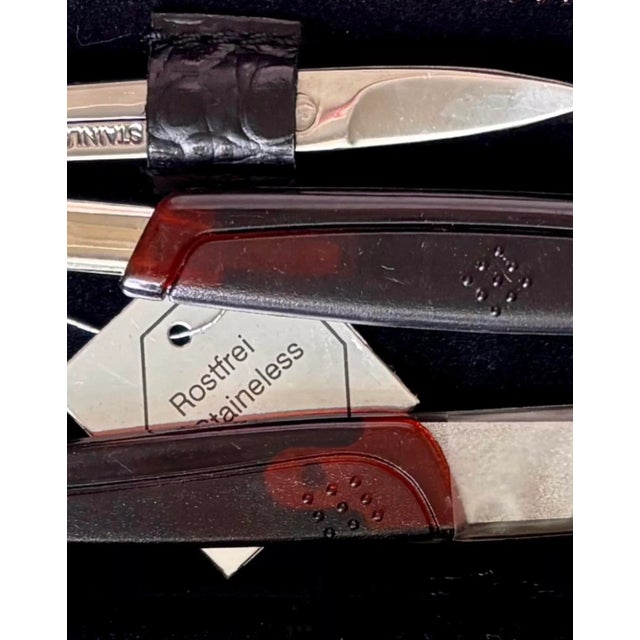 1990s Rostfreier Stahl Gentlemen’s Grooming Tools Kit - Manicure Set & Black Embossed Leather Travel Case / Stainless Steel, Germany For Sale - Image 10 of 12