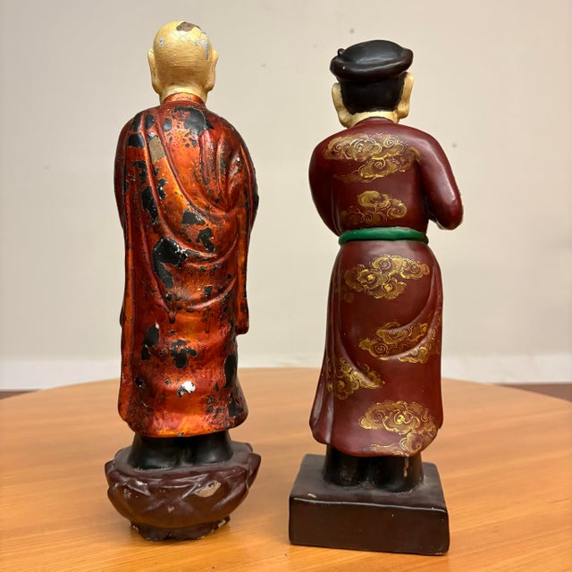 Vintage Vietnamese Cultural Figurines – Pair of Hand-Painted Statues From Hanoi For Sale - Image 4 of 11