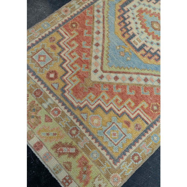 Turkish Turkish Oushak Rug 3' x 7'8" #19076 For Sale - Image 3 of 8