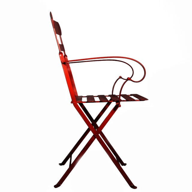 Piccadilly is an iron slats armchair, the seat is very spacious and the armrests make it very comfortable. Robust and easy...