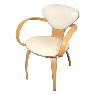 Cherner Style Natural Beech Armchair With White Leather Upholstery For Sale