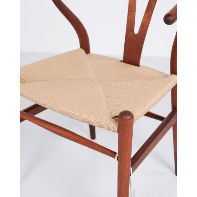 Carl Hansen & Søn Model CH24 Wishbone Chairs in Mahogany and Wicker by Hans J. Wegner for Carl Hansen & Søn, 1990s, Set of 4 For Sale - Image 4 of 13