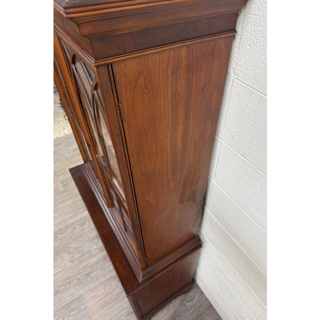 Vintage Georgian Style Mahogany Bookcase Cabinet China Cabinet For Sale - Image 14 of 15