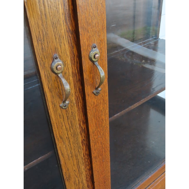 Brown Peck and Hills Furniture Tiger Oak China Cabinet Bookcase Cupboard 6569 For Sale - Image 8 of 18