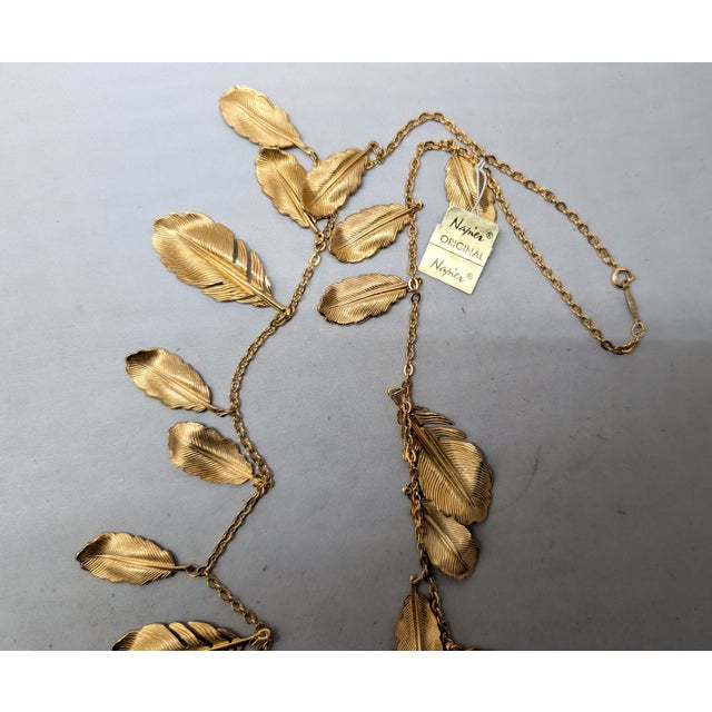 Vintage 1982 Signed Napier Goldtone Feather Charm Necklace For Sale - Image 12 of 14
