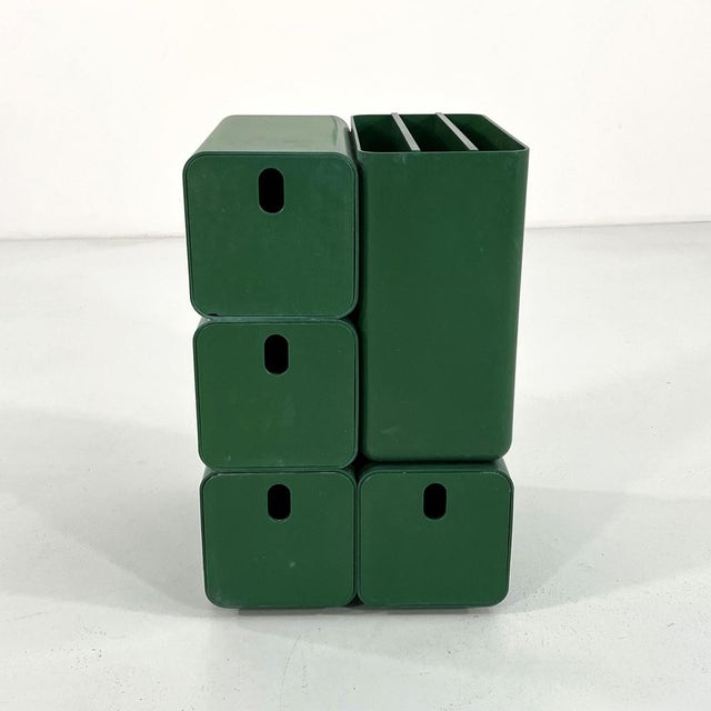 Condition: Good Comments: In its own element. Discolouration of the plastic especially at the top. Faded color. There are...