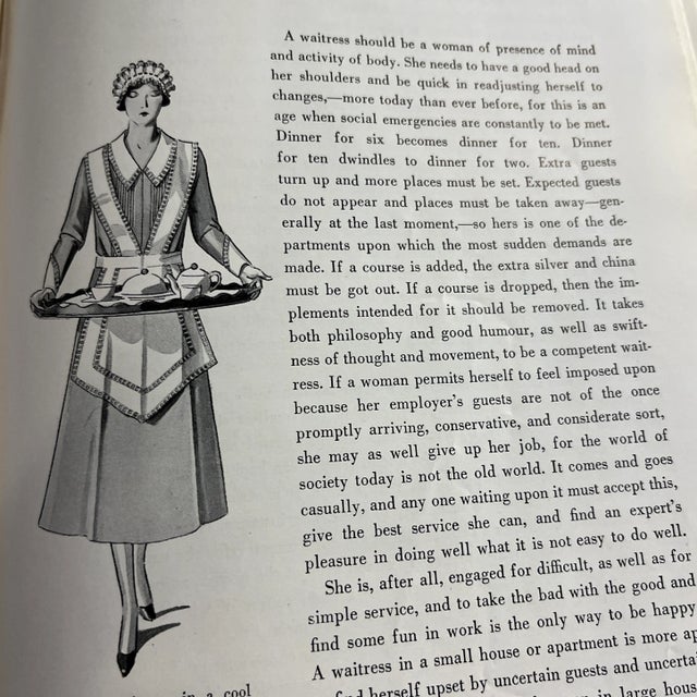 1930 Vogue's Book of Smart Service Book For Sale In New York - Image 6 of 11
