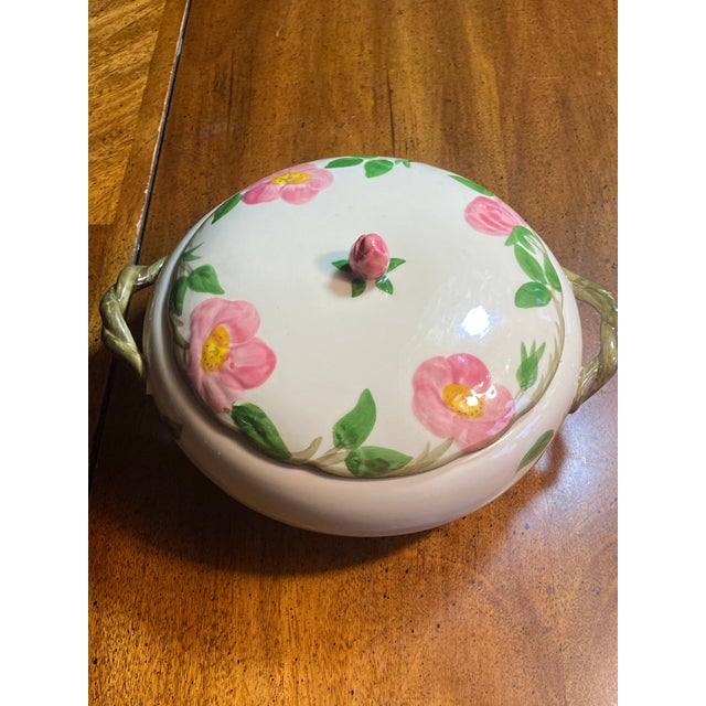 Beautiful Franciscan Desert, Rose, 7 inch covered casserole, vegetable dish, made in the USA, vintage, no chips, cracks,...