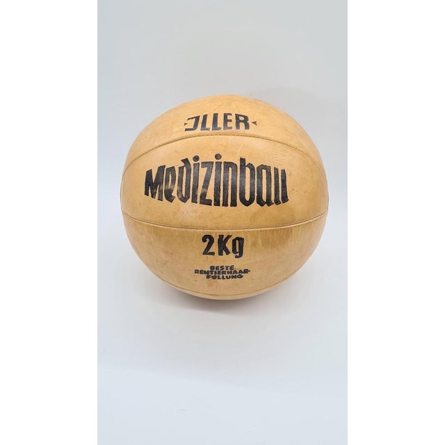 Mid-Century Modern Leather Medicine Ball from Jiller, 1950s For Sale - Image 3 of 12