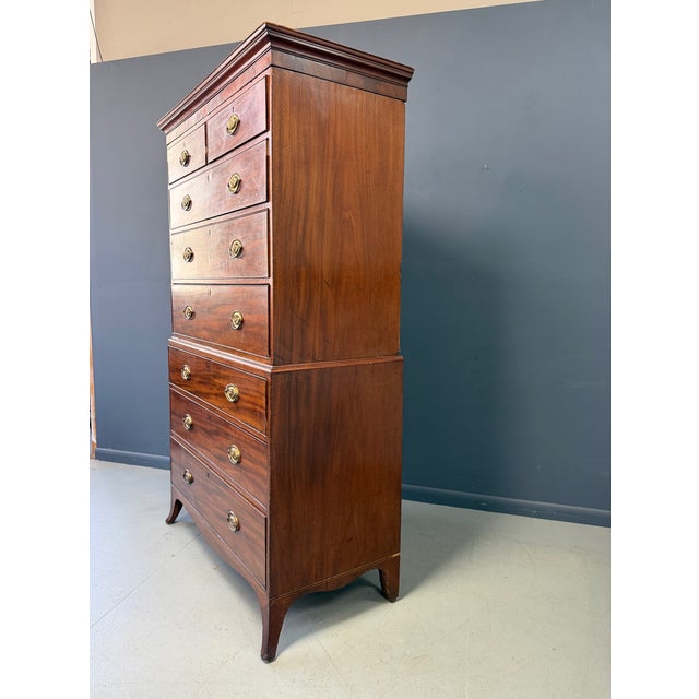 Early 19th Century Federal Period Mahogany Chest on Chest With Original Lion Head Brasses, American For Sale - Image 4 of 14