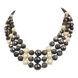 Vintage 1950s Signed Hattie Carnegie Faux-Hematite & Faux-Pearl Grayscale Necklace For Sale