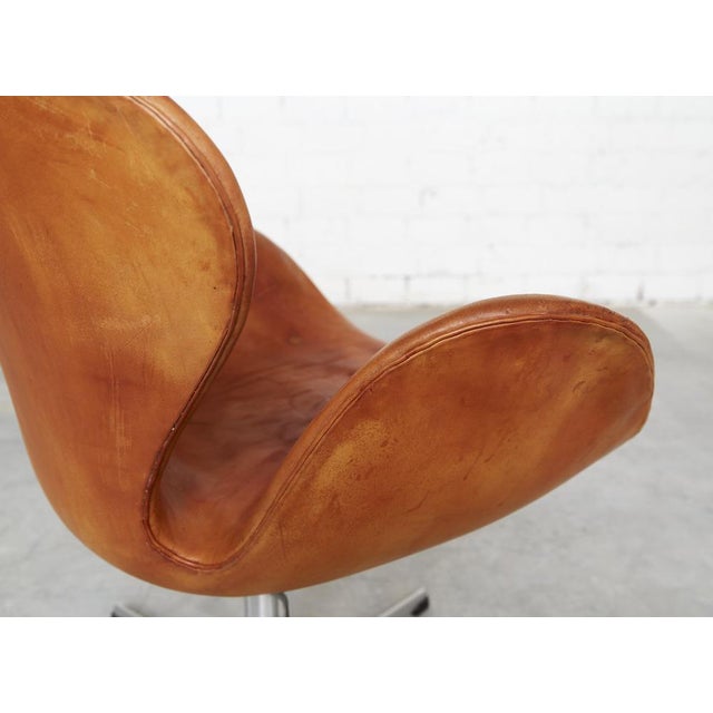 Swan Chair by Arne Jacobsen for Fritz Hansen, 2001 For Sale - Image 12 of 18