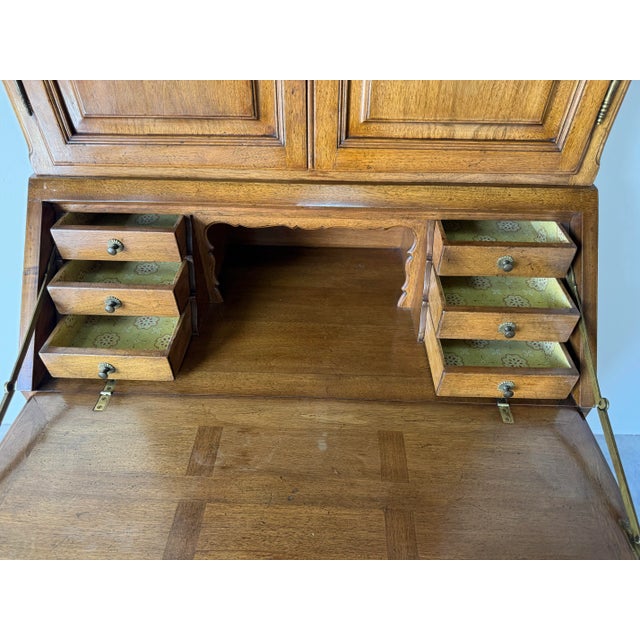 Vintage Italian Louis XV Provincial-Style Oak Secrétaire Cabinet For Sale In Miami - Image 6 of 12